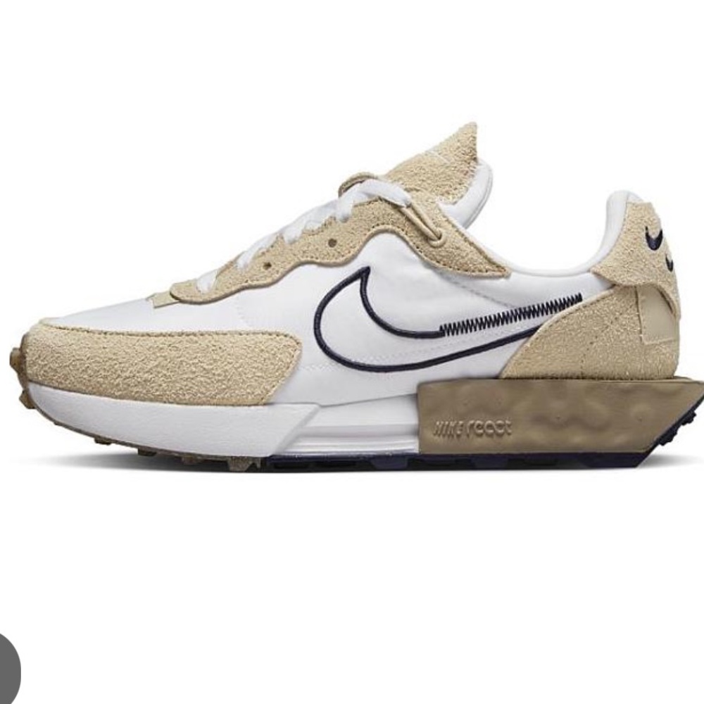 Nike Waffle fontanka style.
 Beige and navy.  Women’s size 8 - Picture 2 of 11